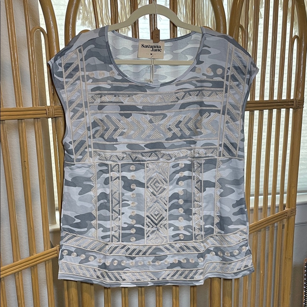 Savanna Jane Blue and White Patterned Short Sleeve Top